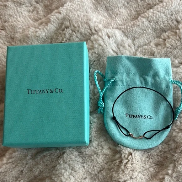 Authentic Tiffany & Co. Smile cord bracelet in rose gold and diamonds - Picture 3 of 16